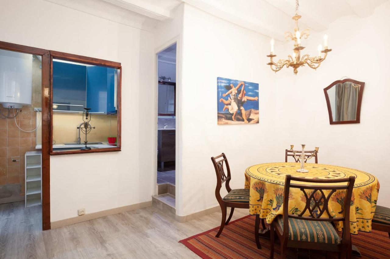Esquirol Apartment